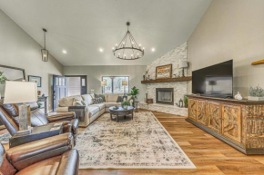 Spacious Ruidoso Home Hike, Golf, Ski and More!